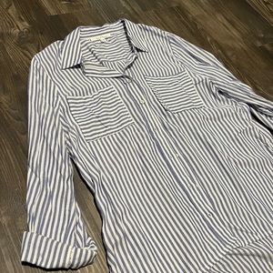 Size M Blue & White Striped Boutique Button-Up Shirt